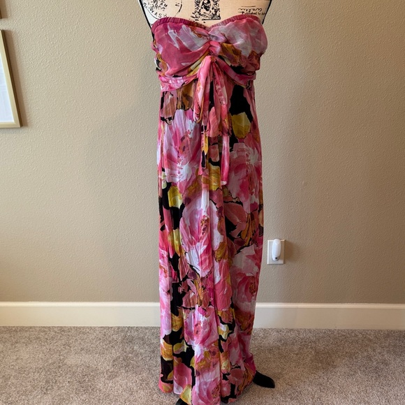Dresses & Skirts - Floral Strapless Maxi Dress
